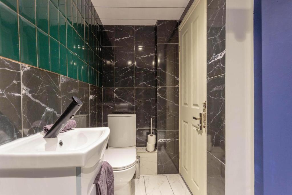 Beautiful Boutique Edinburgh Abode - Sleeps 4 Apartment Ngoại thất bức ảnh